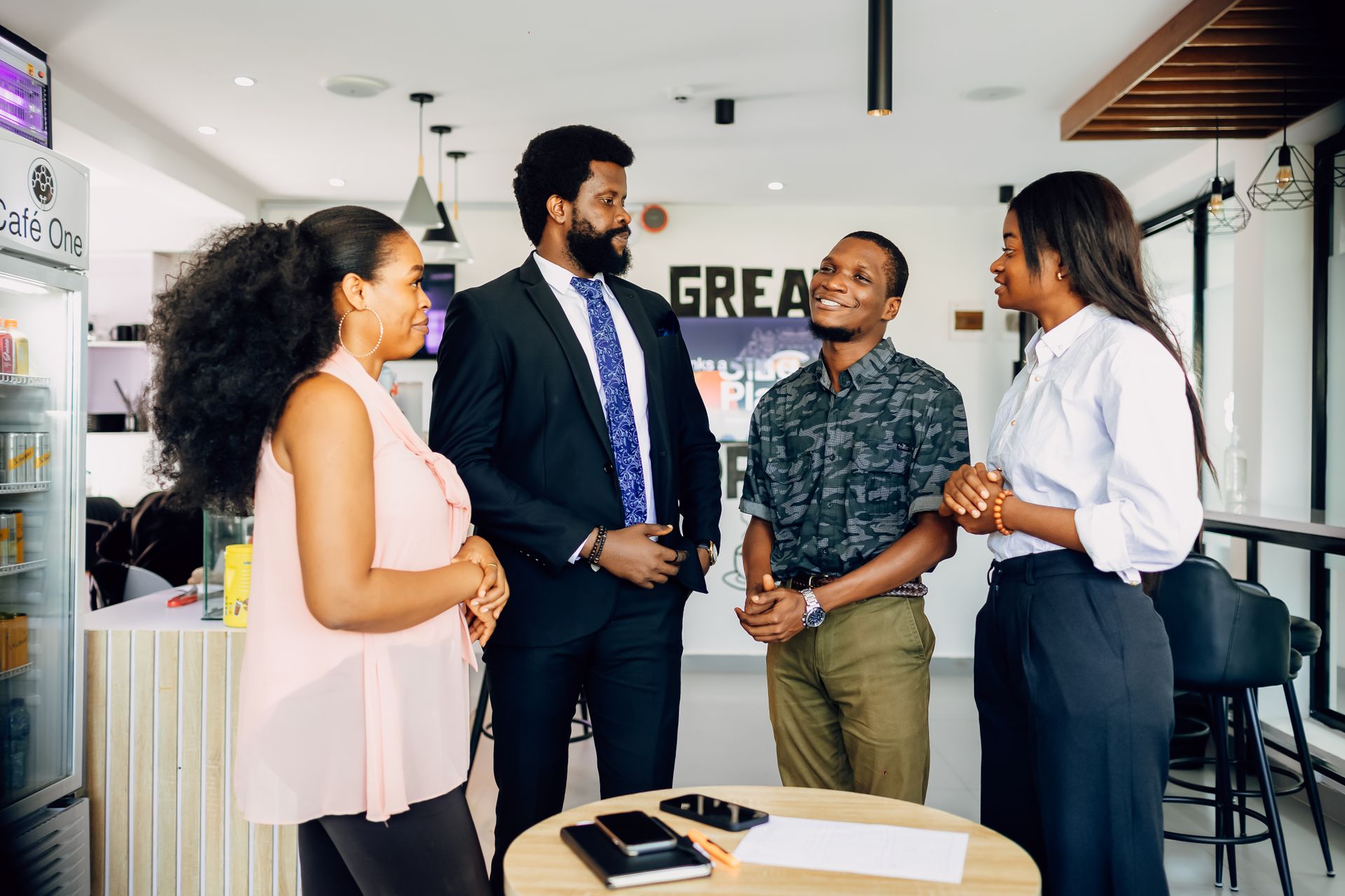 Professionnels africains en réunion stratégique